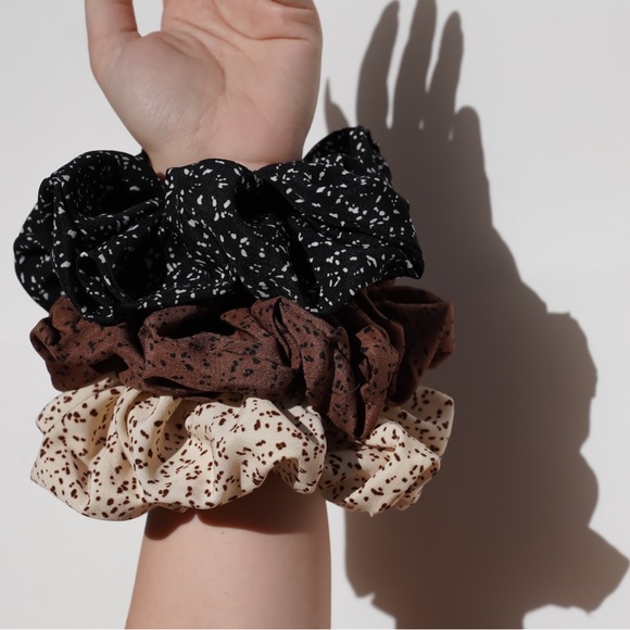 EXTRA LARGE SCRUNCHIES | 3 Pack - Picture 2 of 5
